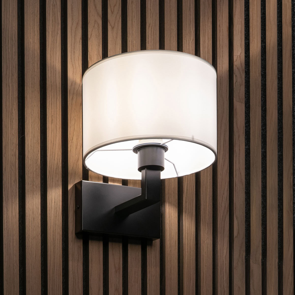 Akudeco® Wandlamp met ronde stoffen Kap – E27 Fitting – Zwart – Modern design voor slaapkamer en woonkamer - Afbeelding 7